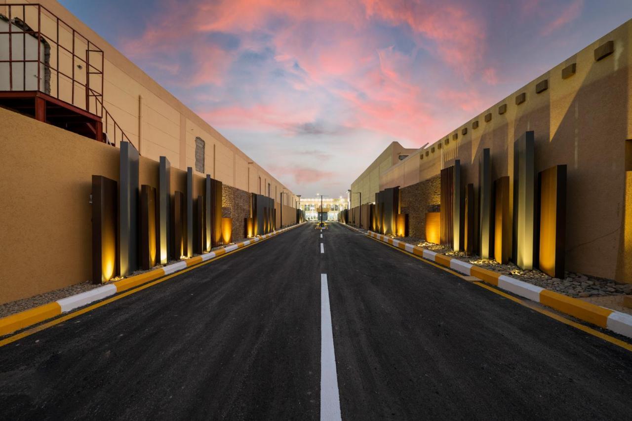 Mirada Gold Jizan - Resort & Private Pools Exterior photo The main road through the park